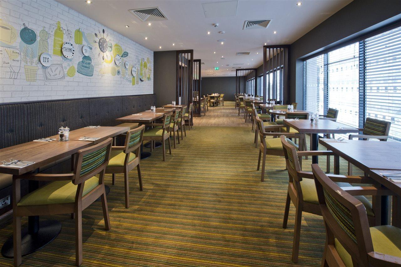 Premier Inn London Chiswick Экстерьер фото