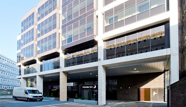 Premier Inn London Chiswick Экстерьер фото